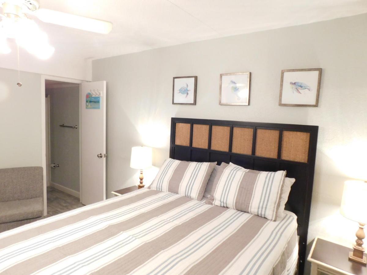 Budget Friendly Condo Perfect For A Romantic Getaway Within Walking Distance To The Beach! Gulf Shores Buitenkant foto