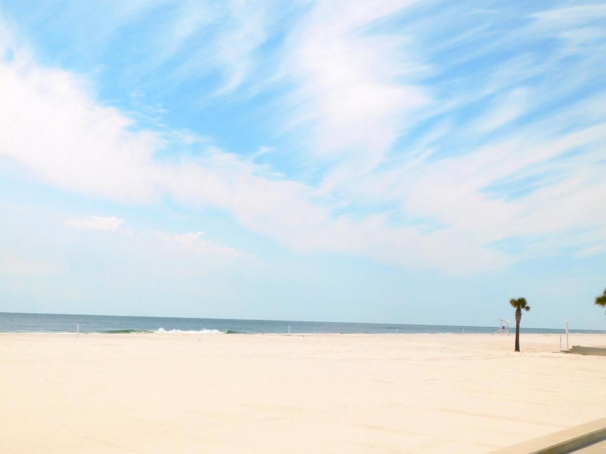 Budget Friendly Condo Perfect For A Romantic Getaway Within Walking Distance To The Beach! Gulf Shores Buitenkant foto