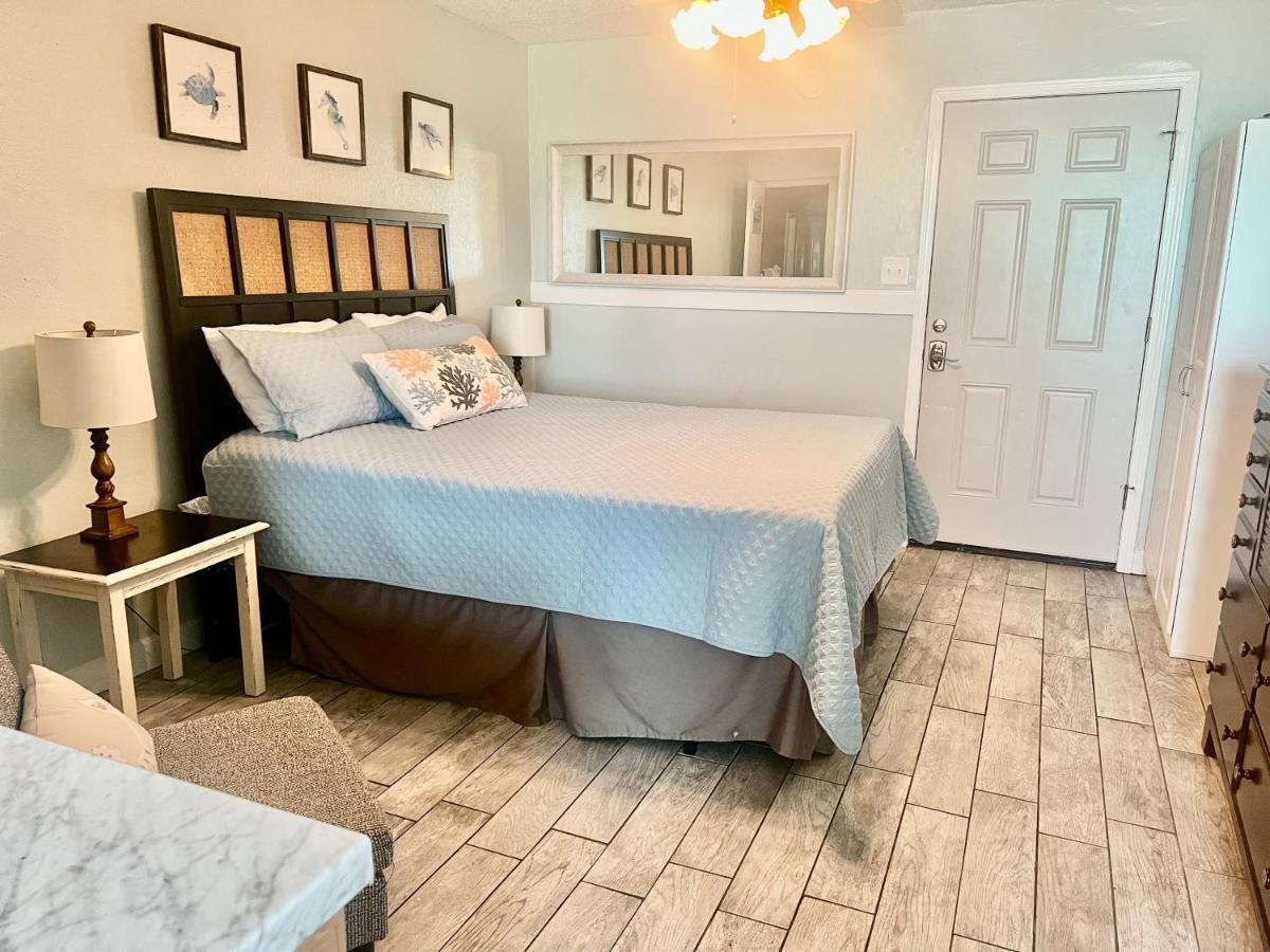 Budget Friendly Condo Perfect For A Romantic Getaway Within Walking Distance To The Beach! Gulf Shores Buitenkant foto